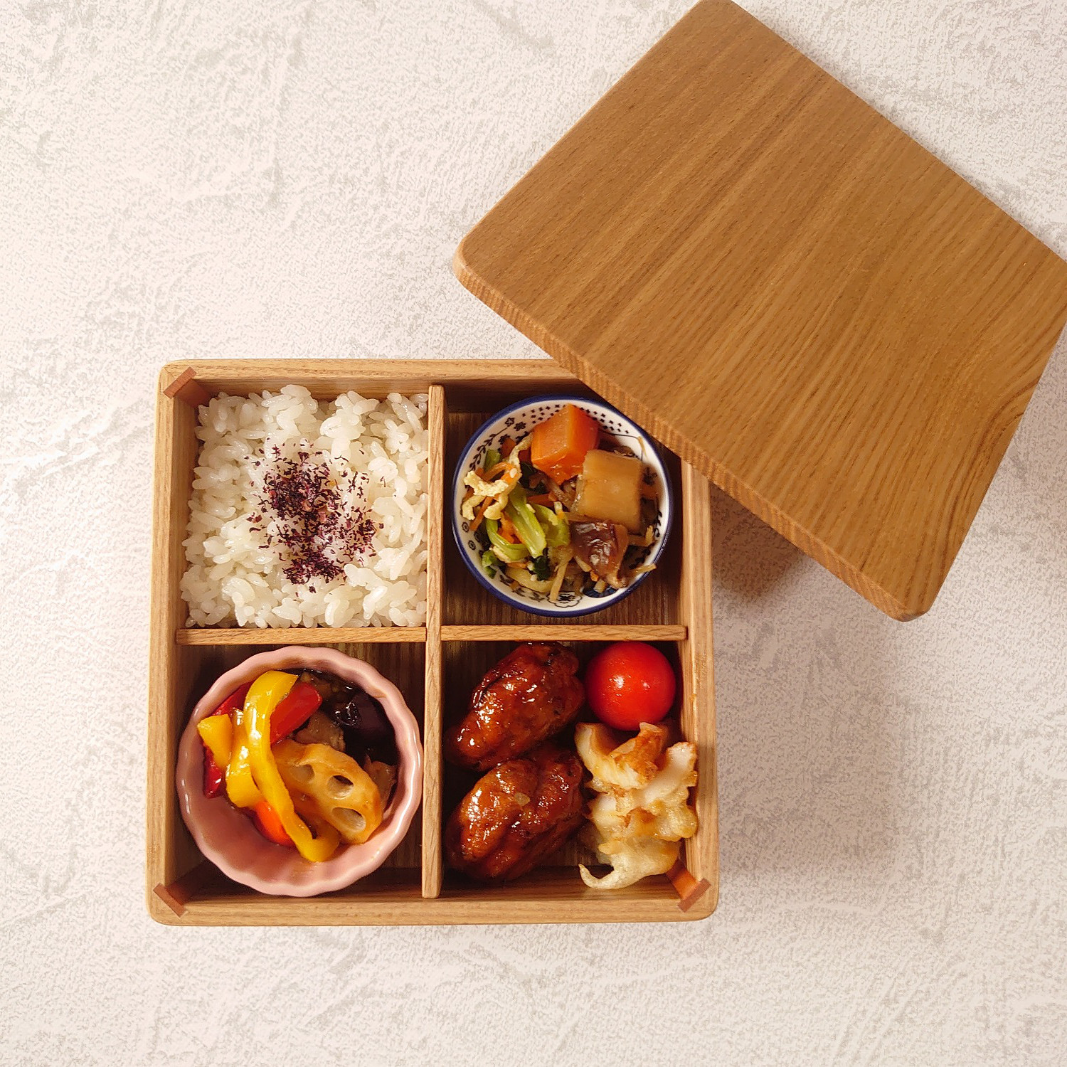 ましかくなお弁当箱 1段 15×15cm オーク・タモ材 正方形（受注