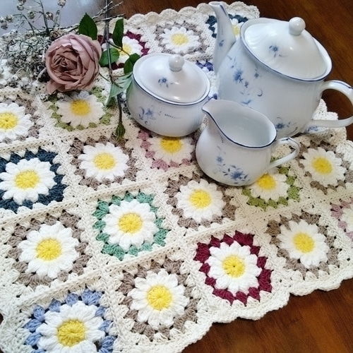 立体お花モチーフのマルチカバー編みました♪ | コツコツと