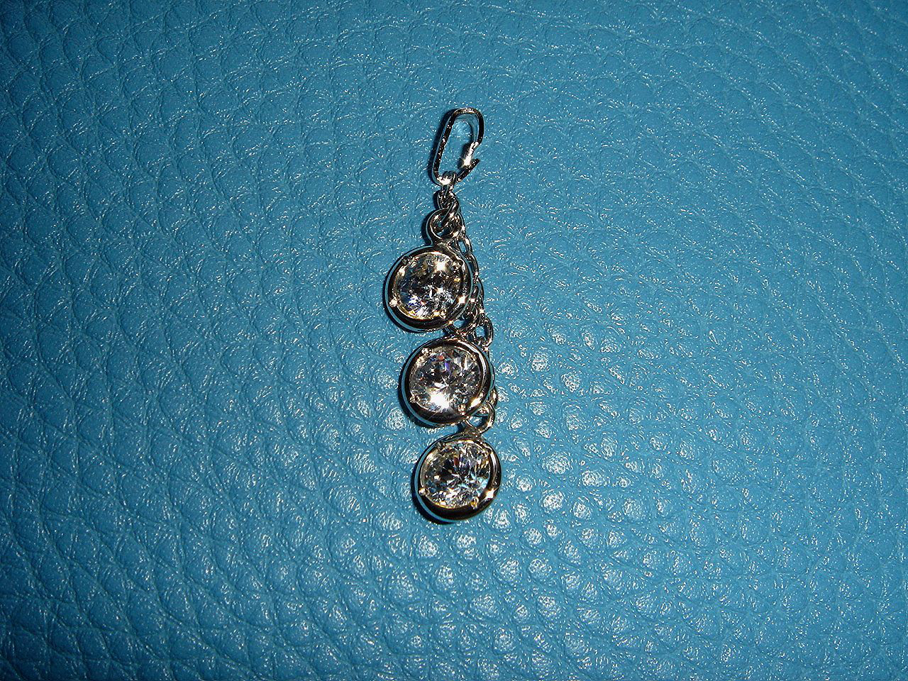 シンプルで豪華な ペンダント トップ、 ジュエリーです。 シルバー 925 キュービック sss