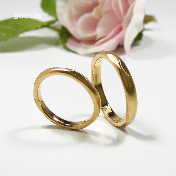 K18、風に舞う結婚指輪（マリッジリング）、マットな艶消し仕上げ 4枚目の画像