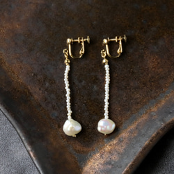 克氏珍珠和小淡水珍珠耳環 [14kgf] ・耳環 (#1046・#1047) 第11張的照片