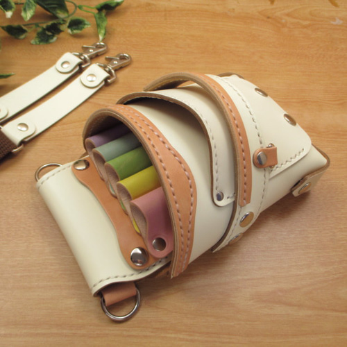 ホワイト＆空色　５丁差し　本革シザーケース　SCA-39/CWA ホワイト＆カラフル 5丁差し 本革シザーケース SCA-39/CWB - メルカリ