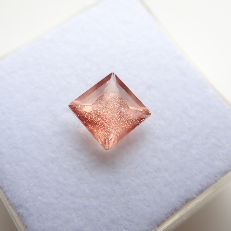 【高品質】オレゴンサンストーン (6x6x4.6mm) 22,800円