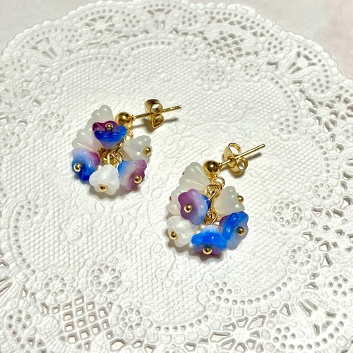 海のしずく☆チェコビーズ ベルフラワーのイヤリング/ピアス 金属