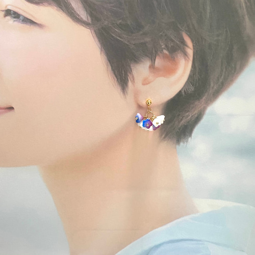 海のしずく☆チェコビーズ ベルフラワーのイヤリング/ピアス 金属