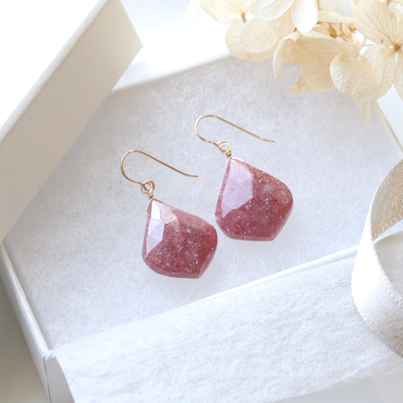 大粒 ロードナイト 天然石 14Kgf ピアス　アレルギー対応 --Rose pink-- 1枚目の画像