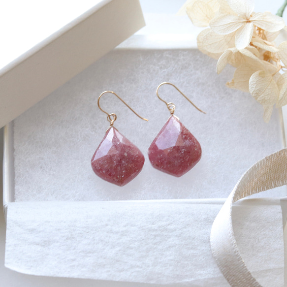 大粒 ロードナイト 天然石 14Kgf ピアス　アレルギー対応 --Rose pink-- 2枚目の画像