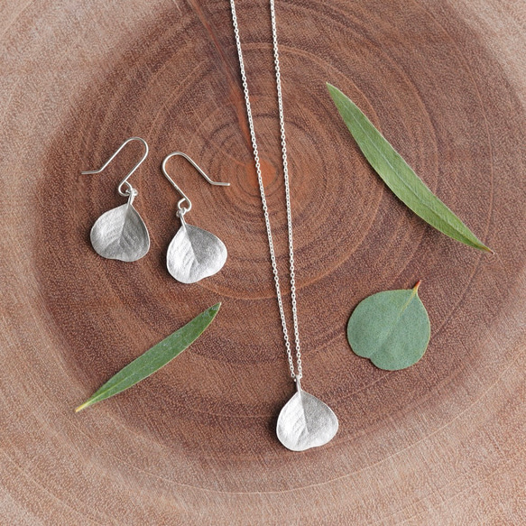 Eucalyptus small leaf necklace [P099SV] 3枚目の画像