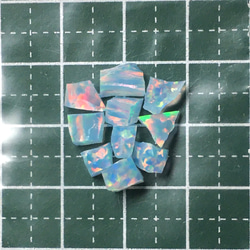《人工オパール》(ネオンオパール) 原石 ターコイズ/赤斑 1.0g ⑩ (樹脂含侵) 2枚目の画像