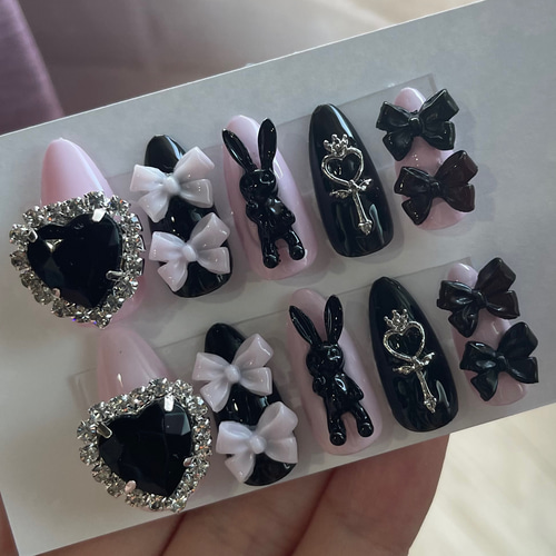 サイズオーダー♡ゴシック風バタフライ×ローズネイルチップ 白黒 size  