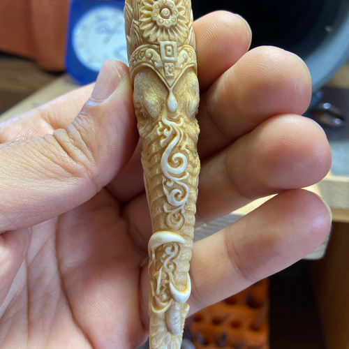 鹿の角 象の彫刻 (根付け ペンダントトップ) その他素材 KUN 通販