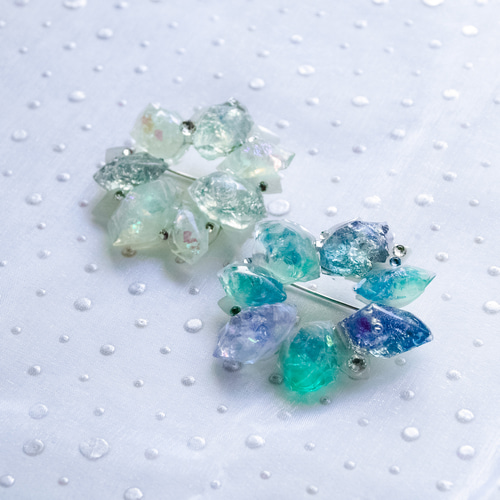 石の花 ブローチ-クリスタル- 鉱石風 ブローチ shimmer 通販 16341141