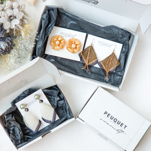 特大！極細ワイヤーで編む5連ラウンドのピアス／イヤリング［ゴールド