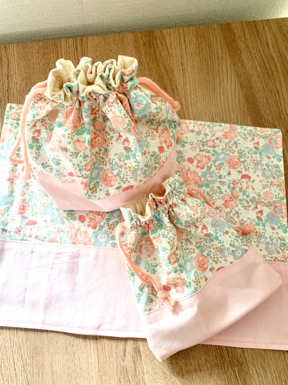 【お弁当3点セット】女の子♡入園入学準備グッズ　pink rabbit floral〜ウサギとお花 1枚目の画像