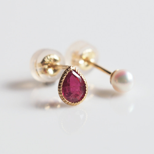 K18ルビーとパールのピアス アシンメトリー ドロップ ピアス（スタッド  