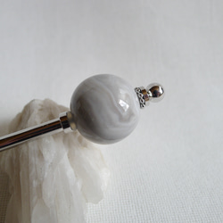 グレーと白のマーブル模様の簪（銀） 1枚目の画像