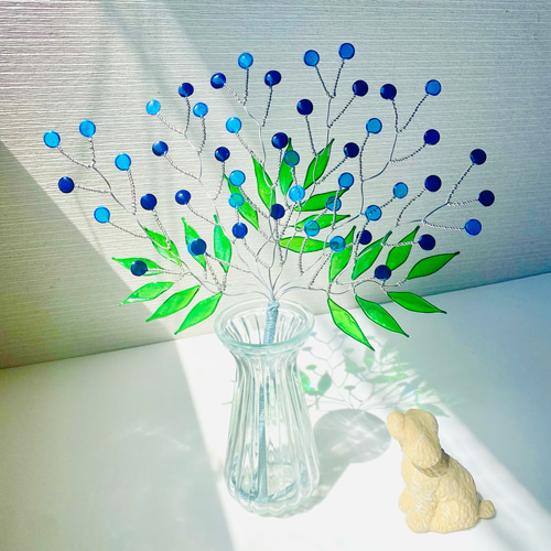 ブルーのアレンジフラワー ワイヤークラフト ステンドグラス風 レジン