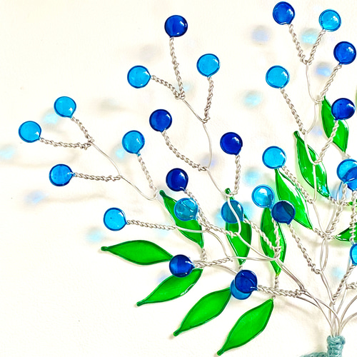 ブルーのアレンジフラワー ワイヤークラフト ステンドグラス風 レジン