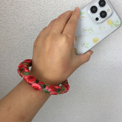 インド刺繍 リボン スマホストラップ ハンドストラップ バラ×レッド 5枚目の画像