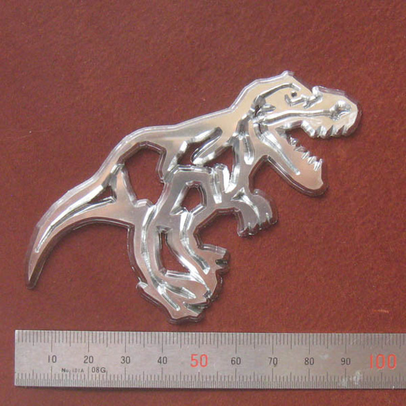 クルマ、バイク用ティラノサウルスエンブレム　 3枚目の画像