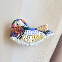 再販〉ビーズ刺繍 小鳥ブローチ オシドリ ブローチ Lelia 通販