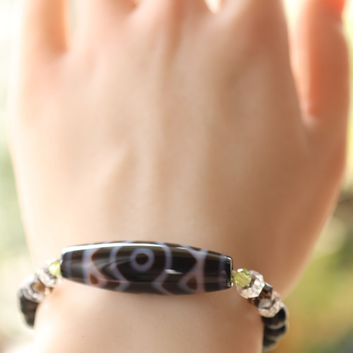 ☆チベットに伝わる聖なるお守りの宝石・至純天珠・金剛蓮花三眼天珠