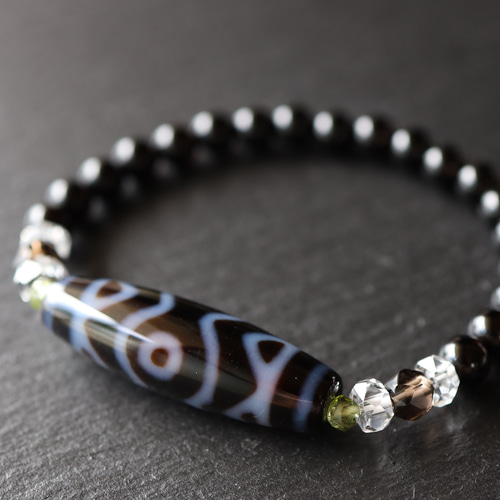 ☆チベットに伝わる聖なるお守りの宝石・至純天珠・金剛蓮花三眼天珠