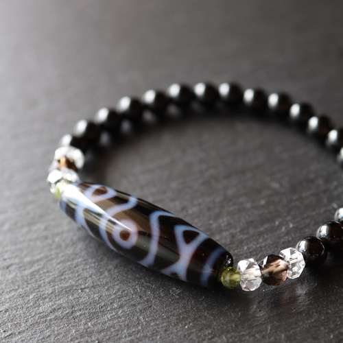 ☆チベットに伝わる聖なるお守りの宝石・至純天珠・金剛蓮花三眼天珠