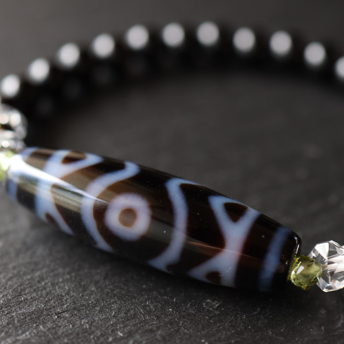 ☆チベットに伝わる聖なるお守りの宝石・至純天珠・金剛蓮花三眼天珠