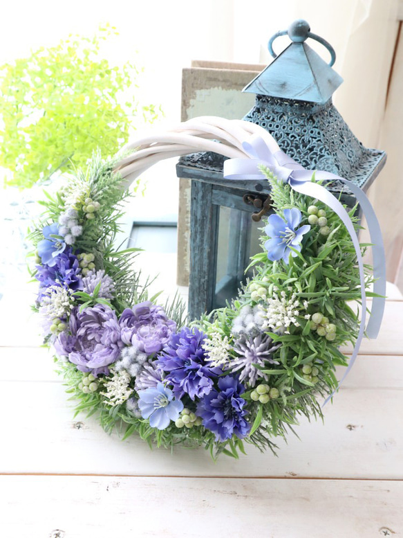 造花リース│青とうす紫の三日月リース│アーティフィシャルフラワー 4枚目の画像