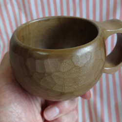 ウグイス色の朴の木の一木彫りコーヒーカップ. 11枚目の画像