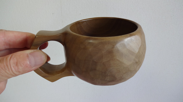 ウグイス色の朴の木の一木彫りコーヒーカップ. 13枚目の画像