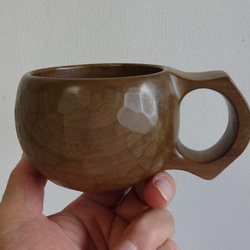 ウグイス色の朴の木の一木彫りコーヒーカップ. 12枚目の画像