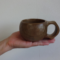 ウグイス色の朴の木の一木彫りコーヒーカップ. 4枚目の画像