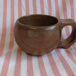 ウグイス色の朴の木の一木彫りコーヒーカップ. 7枚目の画像
