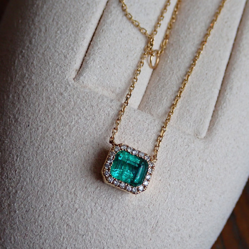 天然ダイヤモンド付きエメラルドネックレスk18 ネックレス・ペンダント  