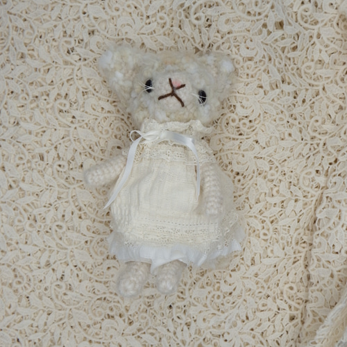 ベロ出しの三毛ちゃん 三毛猫 ねこ ぬいぐるみ 海外作家様 OOAK テディベア 楽天市場】簡易ラッピングでお届け【童心 三毛猫（L