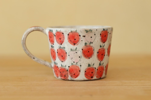 ※Ý様専用画面　粉引き赤とピンクのイチゴのカップ。 3枚目の画像