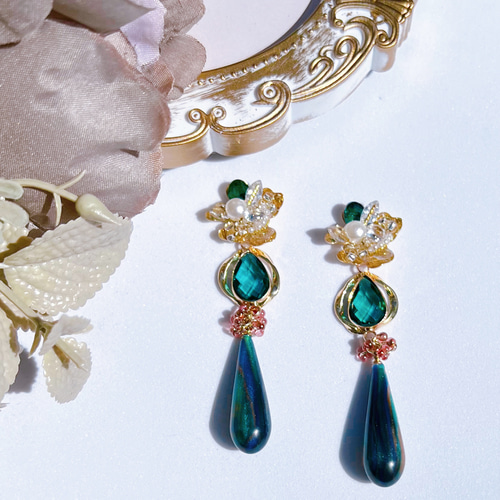 グリーン系　ビジュー　ピアス　ハンドメイド　イヤリング変更可 グリーン形 ビジュー ピアス ハンドメイド イヤリング変更可