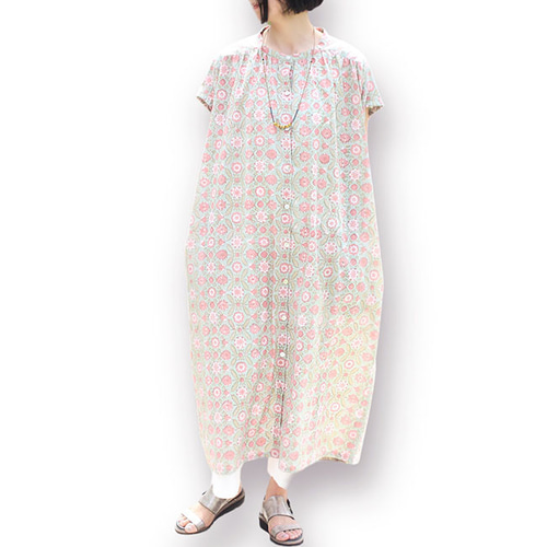 キナコ様ハンドメイドMorrisフレンチスリーブワンピース キナコ様ハンドメイドMorrisフレンチスリーブワンピース