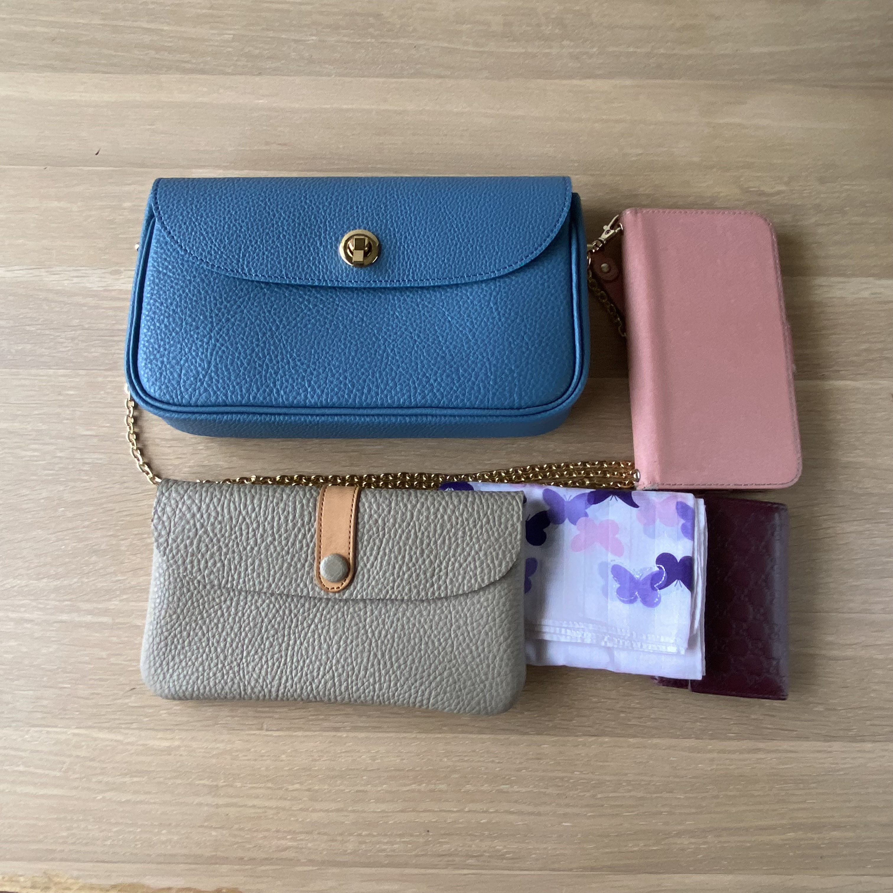 在庫一掃半額セール！！製作済、即納可！エレガントなチェーン肩掛け式ポシェット（オコシ留め式金具使用）いかがですか。