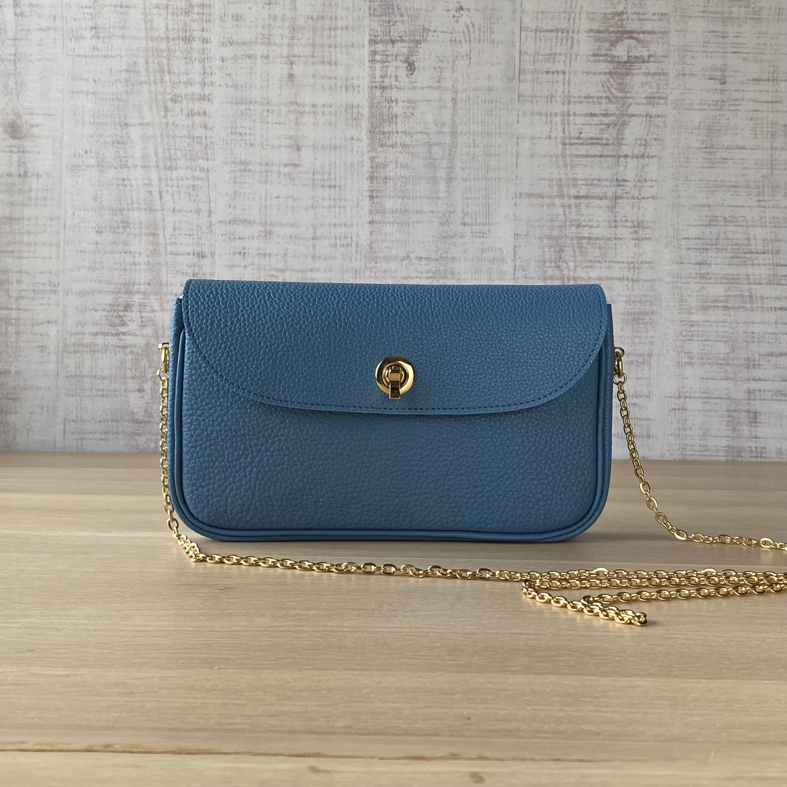 在庫一掃半額セール！！製作済、即納可！エレガントなチェーン肩掛け式ポシェット（オコシ留め式金具使用）いかがですか。