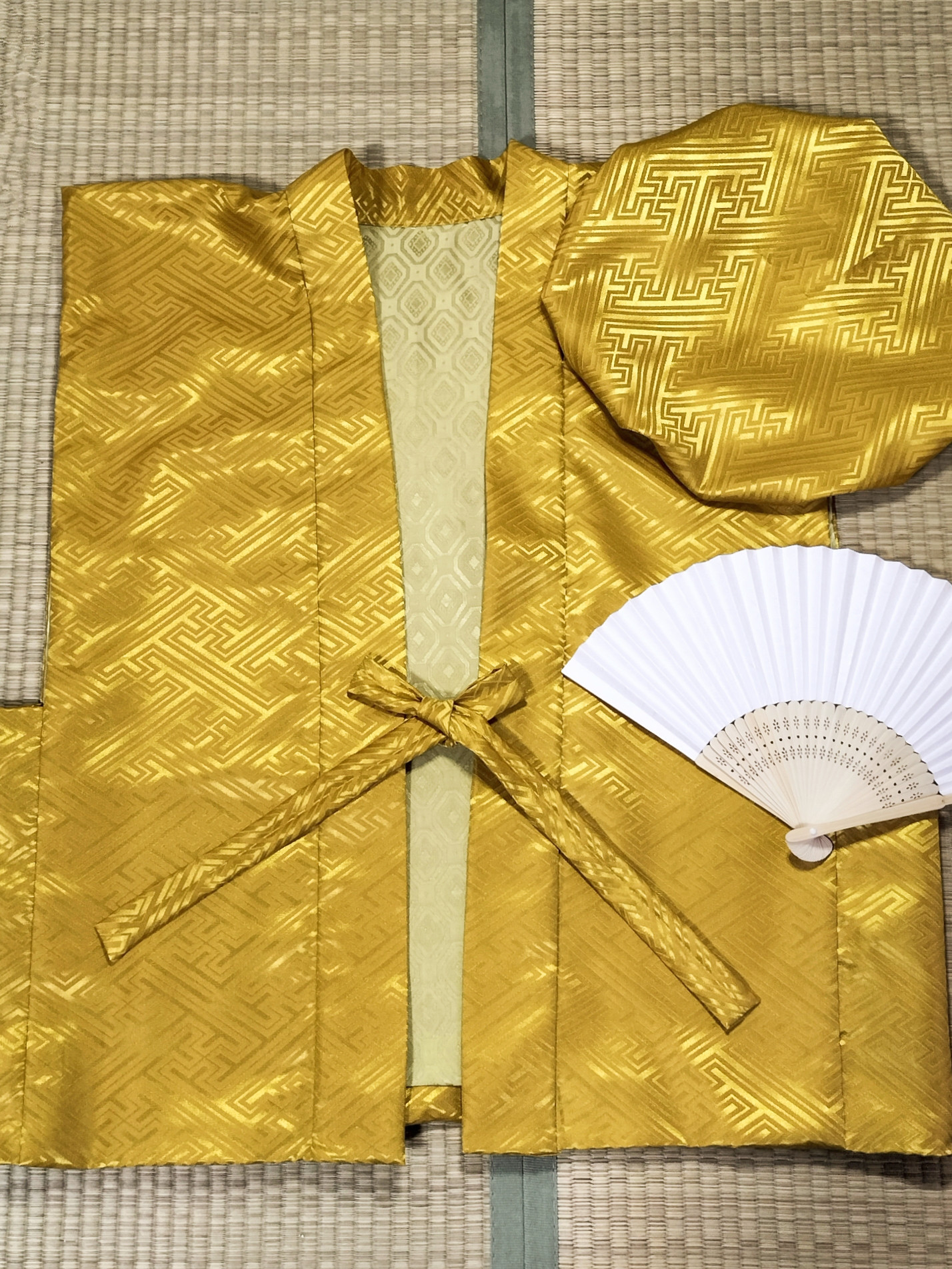 ご長寿祝い〘紗綾形〙金色ちゃんちゃんこ ご長寿祝い〘紗綾形〙金色ちゃんちゃんこ