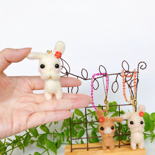 恥ずかしがり屋のうさぎさん 羊毛フェルト ストラップ バッグ 恥ずかしがり屋のうさぎさん 羊毛フェルト ストラップ バッグ