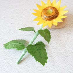 和紙の花 飾れるブローチ『向日葵（ひまわり）』 夏(7・8月)の誕生花／和紙アクセサリー 14枚目の画像