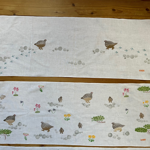 てぬぐい 雷鳥 ハンコ染め 「雷鳥の親子とお花畑」 ハンカチ・手ぬぐい 