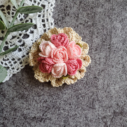 レース編みの薔薇のブーケブローチ ブローチ Puu crochet 通販