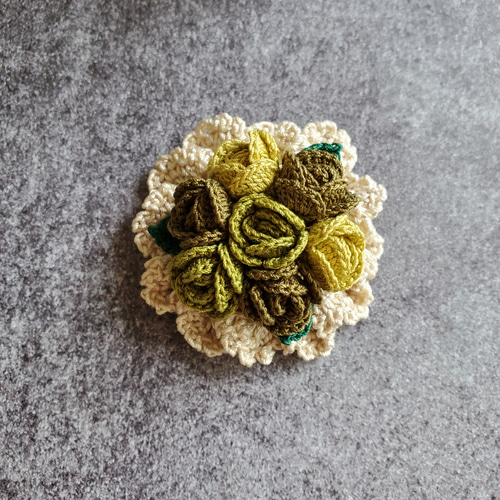 レース編みの薔薇のブーケブローチ ブローチ Puu crochet 通販