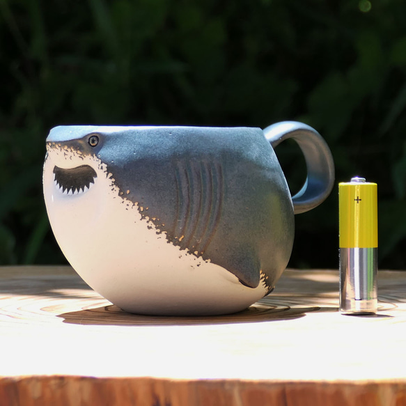 ふくよかホホジロザメ形 マグカップ 8枚目の画像