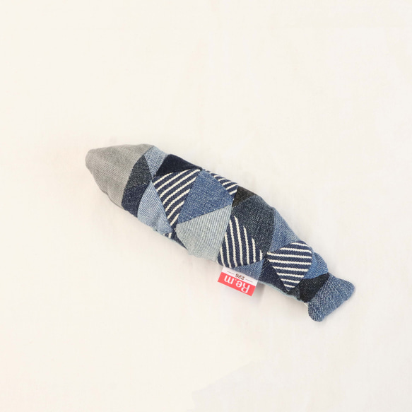 けりぐるみ(小）魚　犬用骨　おもちゃ　デニム 4枚目の画像